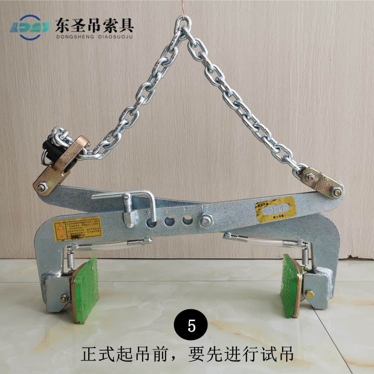 正式起吊前，要先進(jìn)行試吊（如何試吊請參考起重吊裝操作規(guī)范）